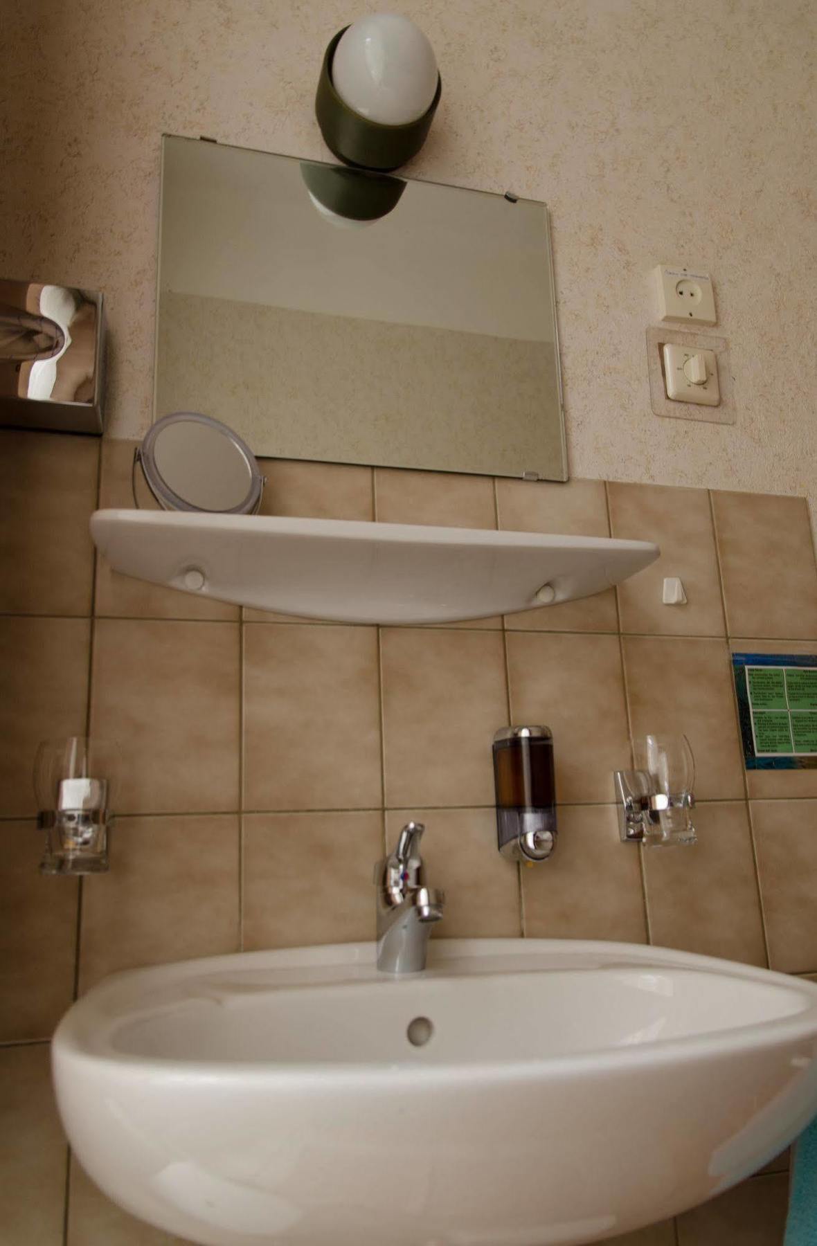 Schweizer Pension Solderer Bécs Kültér fotó