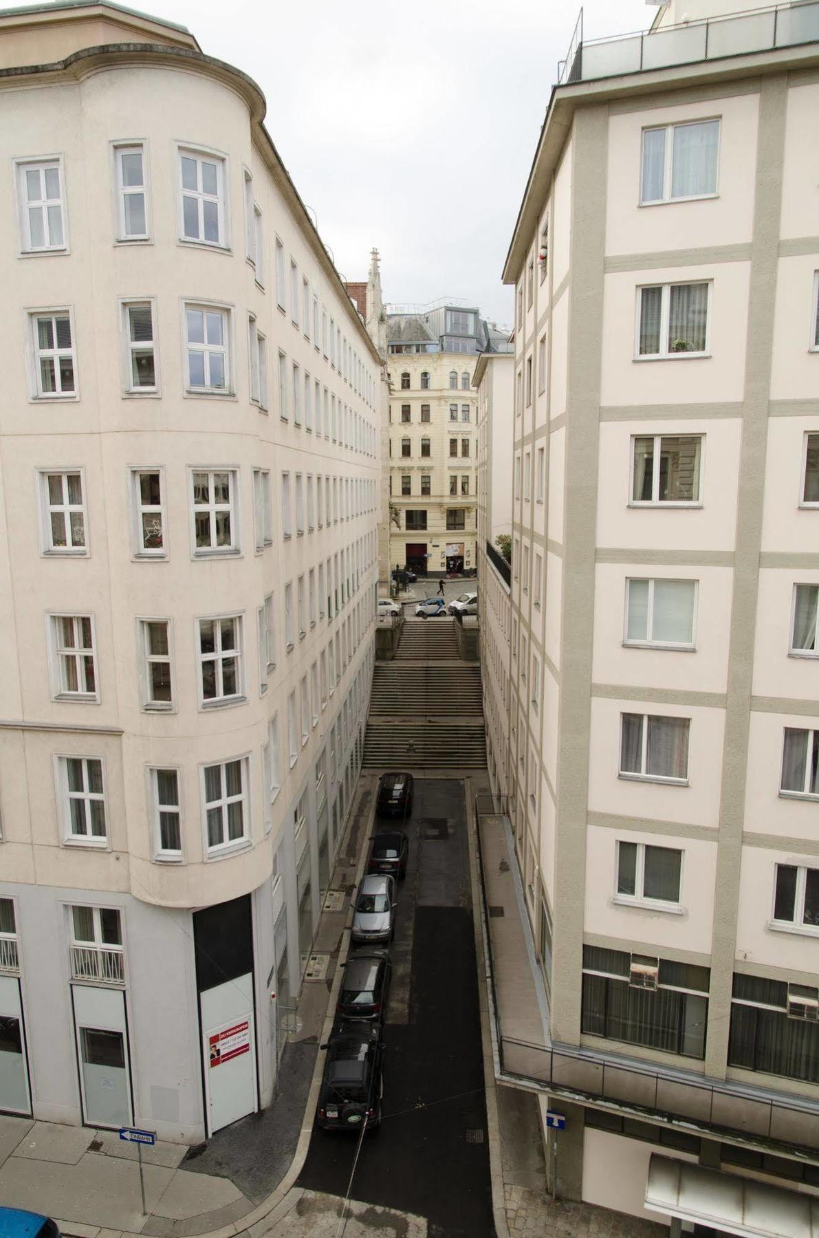 Schweizer Pension Solderer Bécs Kültér fotó